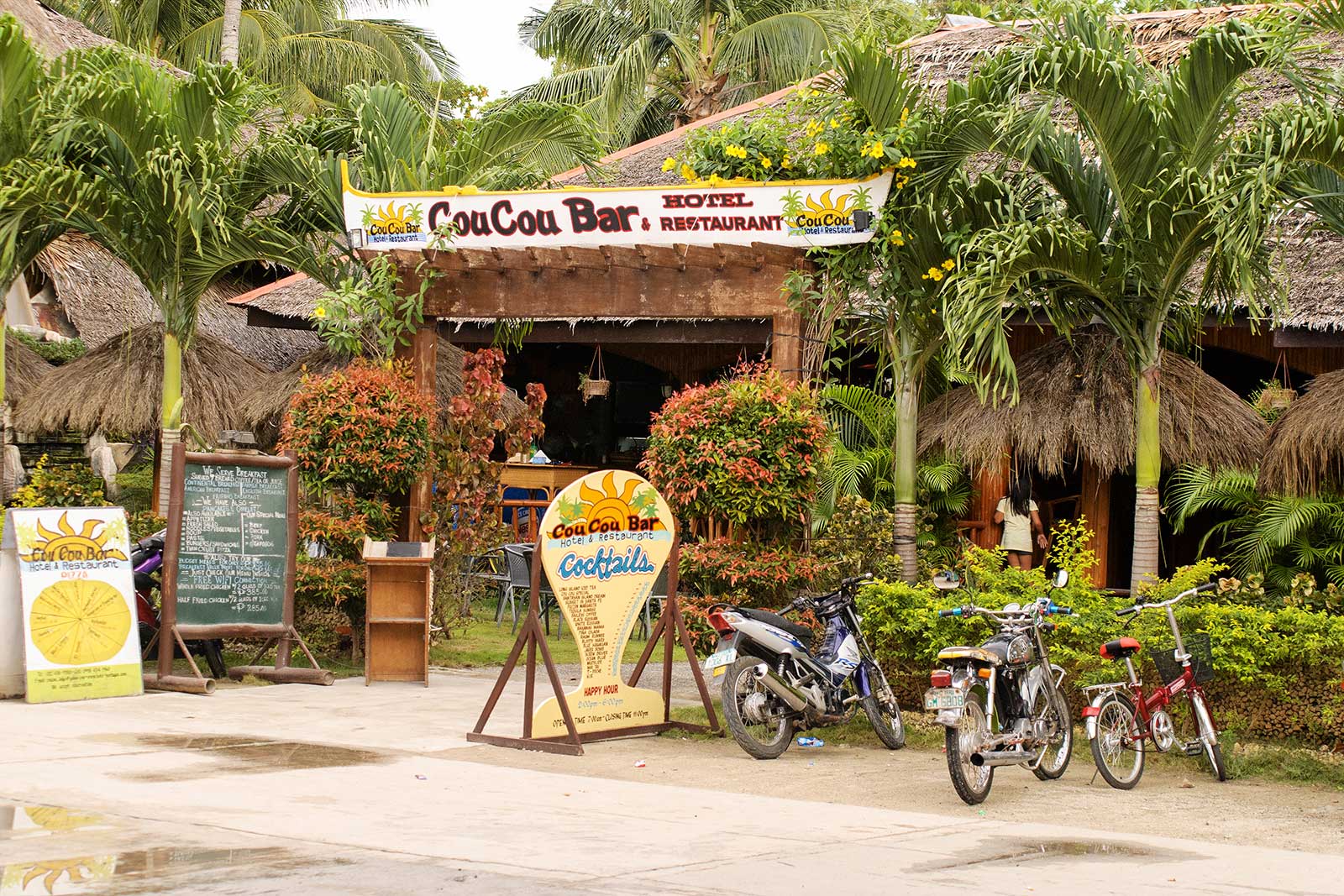 Cou Cou Bar and Restaurant, Bantayan Island